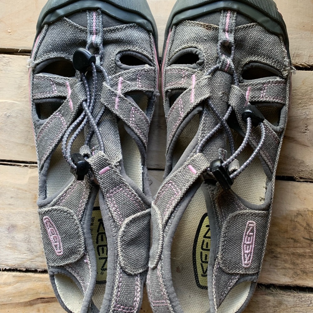 KEEN Women’s size 9.5 CLEAN, GREAT CONDITION
